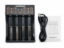 Універсальний зарядний пристрій LiitoKala Lii-402 для акумуляторів 18650, Li-ion, LiFePO4, AA та AAA.